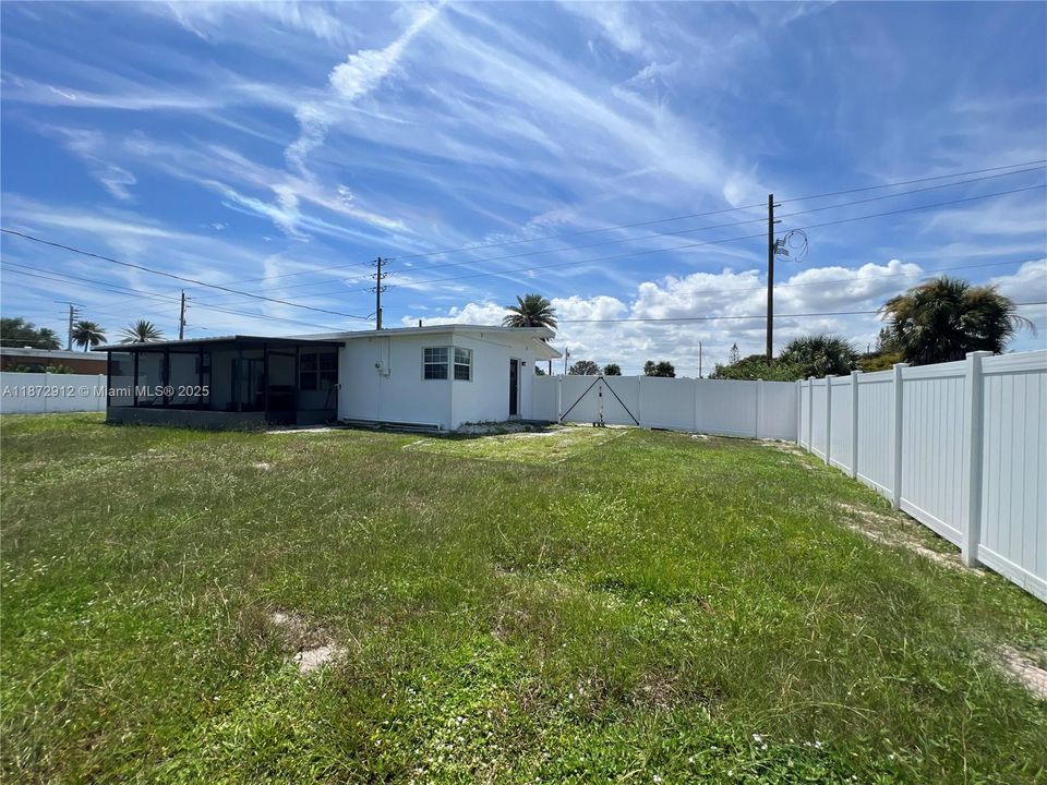 En Venta: $218,000 (3 camas, 1 baños, 1228 Pies cuadrados)