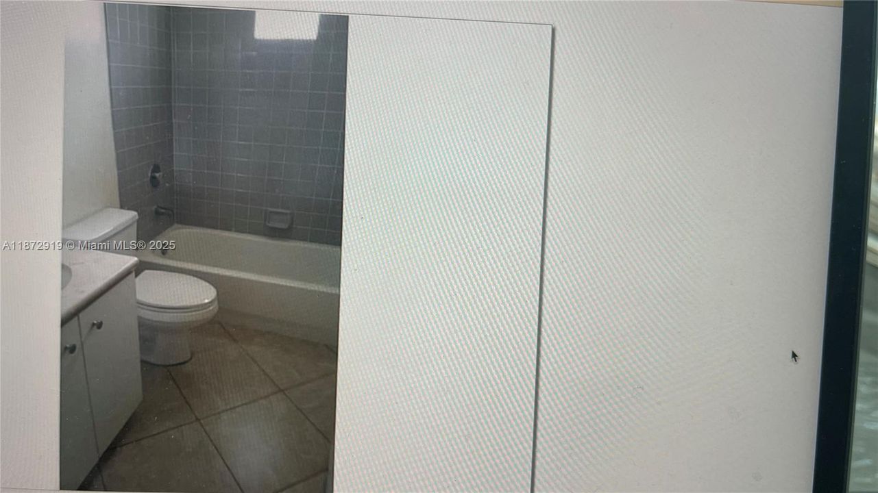 Active With Contract: $3,000 (3 beds, 2 baths, 1361 Square Feet)