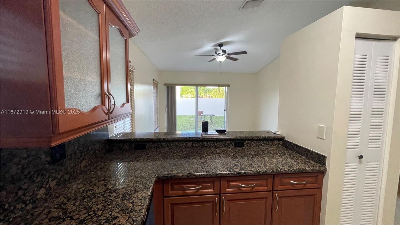 Active With Contract: $3,000 (3 beds, 2 baths, 1361 Square Feet)