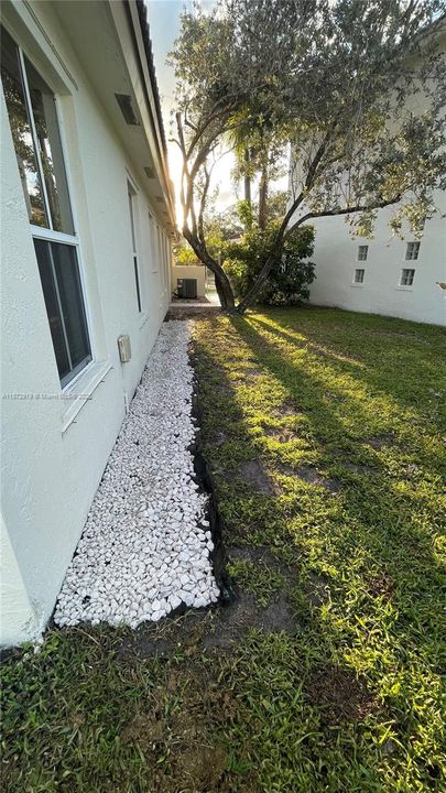 Active With Contract: $3,000 (3 beds, 2 baths, 1361 Square Feet)