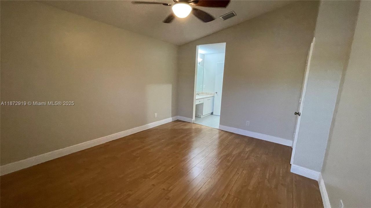 Active With Contract: $3,000 (3 beds, 2 baths, 1361 Square Feet)