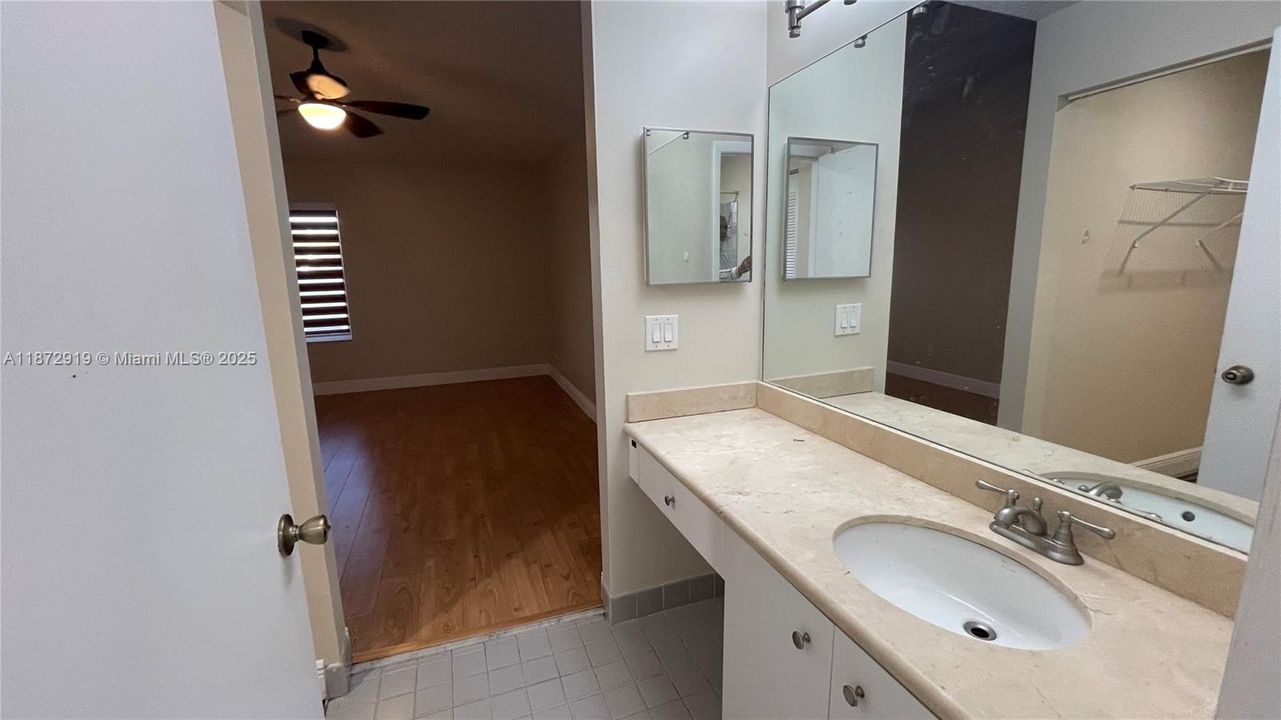 Active With Contract: $3,000 (3 beds, 2 baths, 1361 Square Feet)
