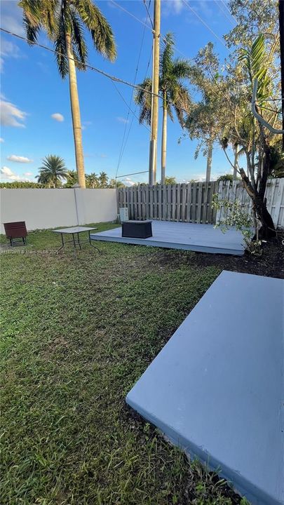 Active With Contract: $3,000 (3 beds, 2 baths, 1361 Square Feet)