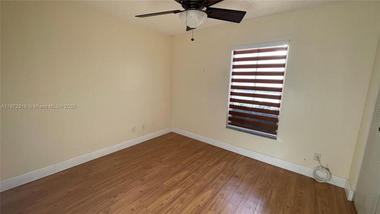 Active With Contract: $3,000 (3 beds, 2 baths, 1361 Square Feet)