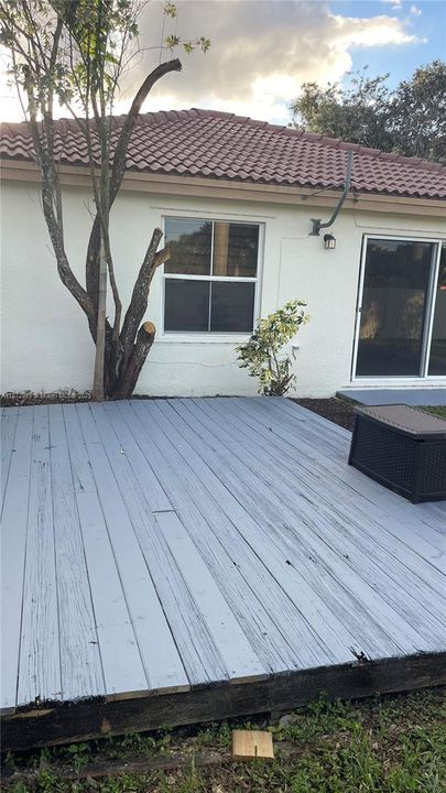 Active With Contract: $3,000 (3 beds, 2 baths, 1361 Square Feet)