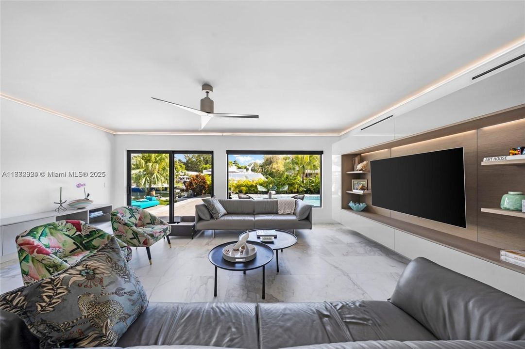 В аренду: $26,000 (5 спален, 4 ванн, 3454 Квадратных фут)