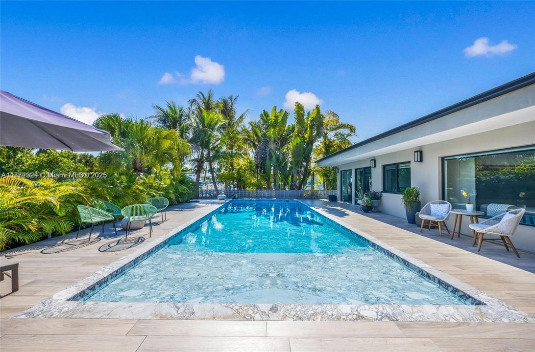 В аренду: $26,000 (5 спален, 4 ванн, 3454 Квадратных фут)