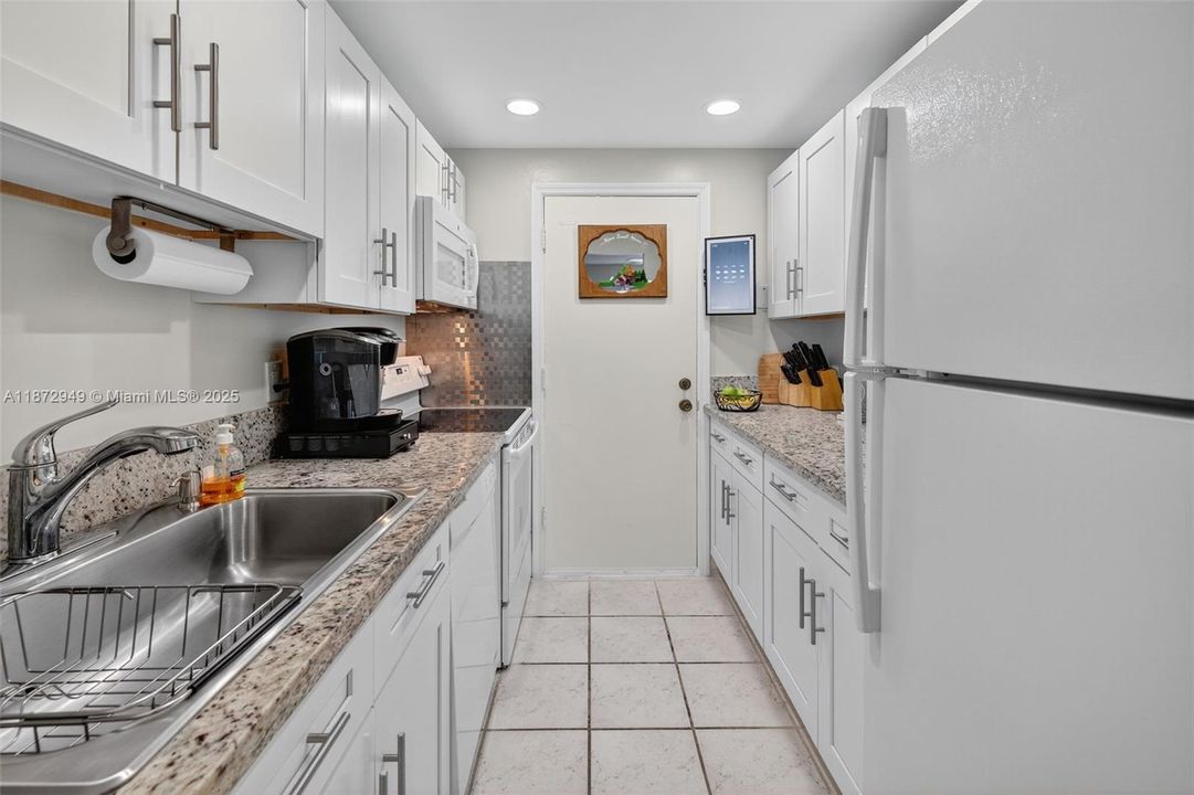 На продажу: $129,000 (1 спален, 1 ванн, 756 Квадратных фут)