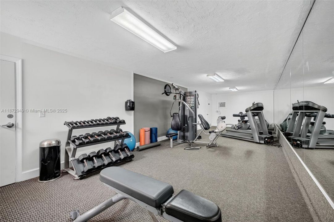 На продажу: $129,000 (1 спален, 1 ванн, 756 Квадратных фут)