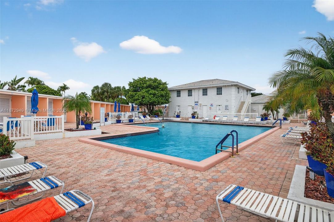 На продажу: $129,000 (1 спален, 1 ванн, 756 Квадратных фут)