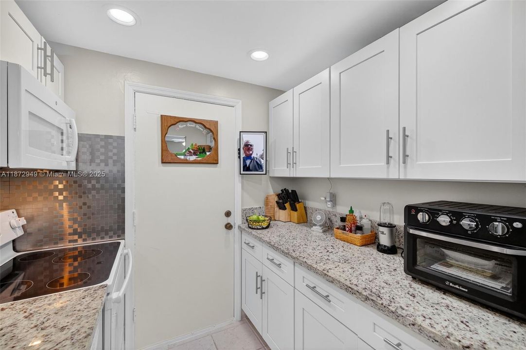 На продажу: $129,000 (1 спален, 1 ванн, 756 Квадратных фут)