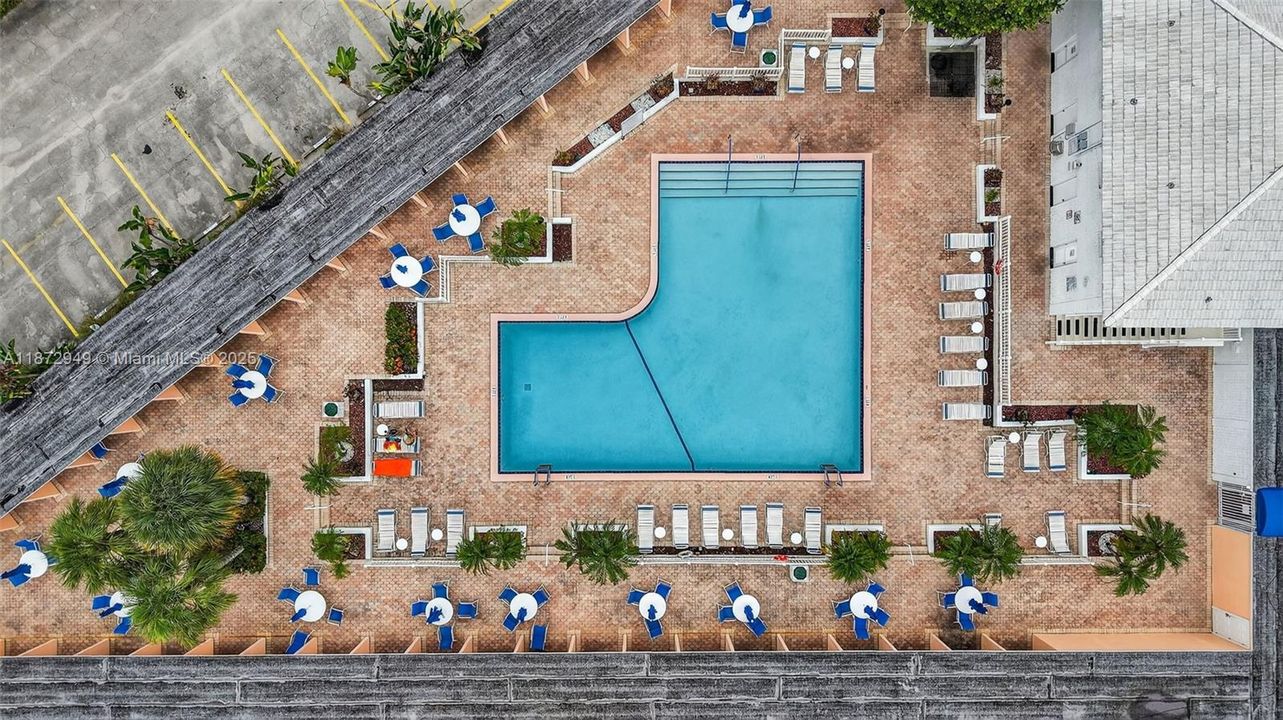 На продажу: $129,000 (1 спален, 1 ванн, 756 Квадратных фут)