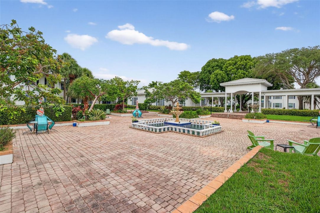 На продажу: $129,000 (1 спален, 1 ванн, 756 Квадратных фут)