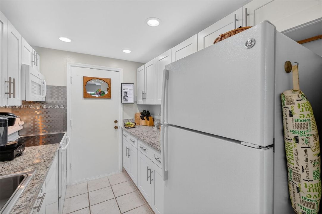 На продажу: $129,000 (1 спален, 1 ванн, 756 Квадратных фут)