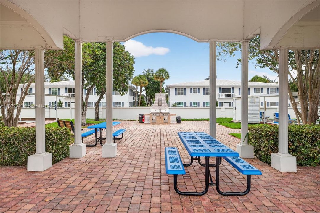 На продажу: $129,000 (1 спален, 1 ванн, 756 Квадратных фут)