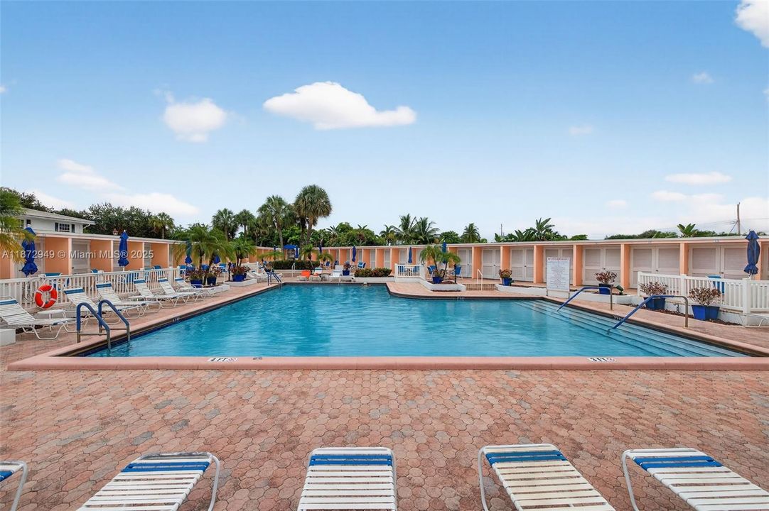 На продажу: $129,000 (1 спален, 1 ванн, 756 Квадратных фут)