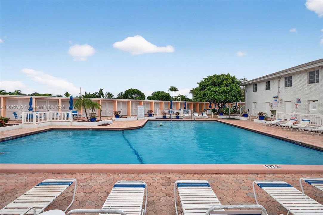 На продажу: $129,000 (1 спален, 1 ванн, 756 Квадратных фут)