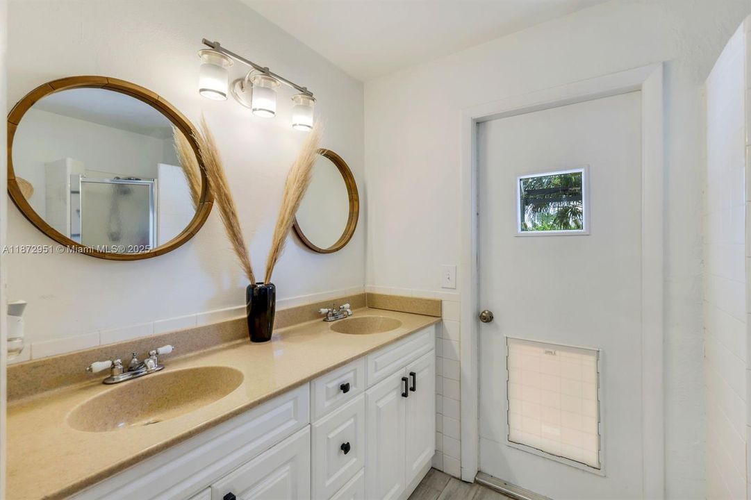 En Venta: $549,900 (3 camas, 2 baños, 0 Pies cuadrados)