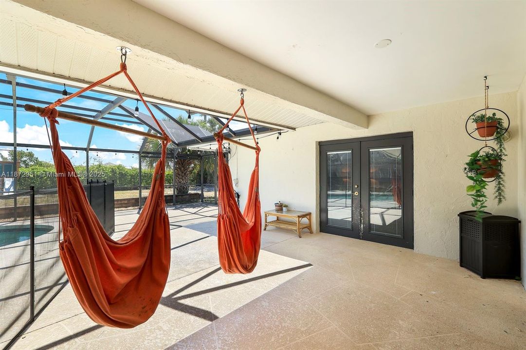 En Venta: $549,900 (3 camas, 2 baños, 0 Pies cuadrados)