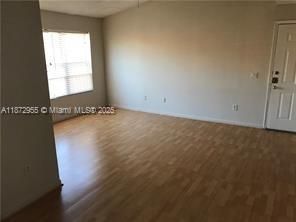 待售: $165,000 (1 贝兹, 1 浴室, 713 平方英尺)