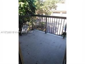 待售: $165,000 (1 贝兹, 1 浴室, 713 平方英尺)