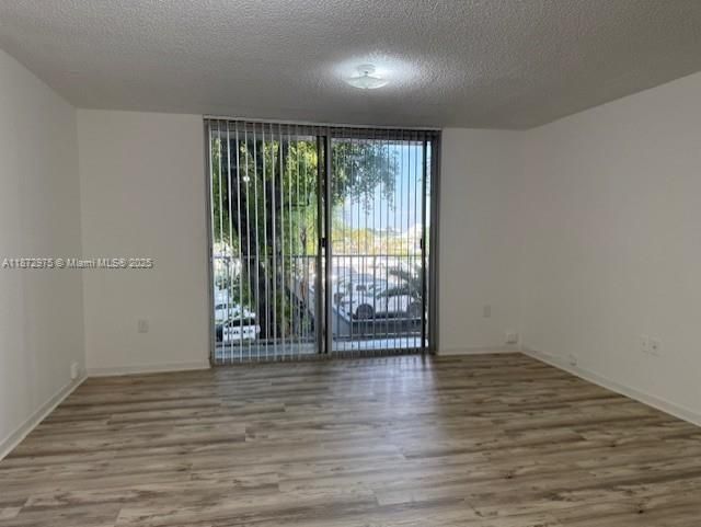 合同活跃: $1,650 (1 贝兹, 1 浴室, 634 平方英尺)