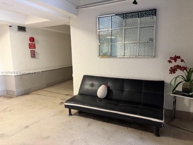 合同活跃: $1,650 (1 贝兹, 1 浴室, 634 平方英尺)