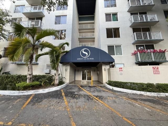 合同活跃: $1,650 (1 贝兹, 1 浴室, 634 平方英尺)