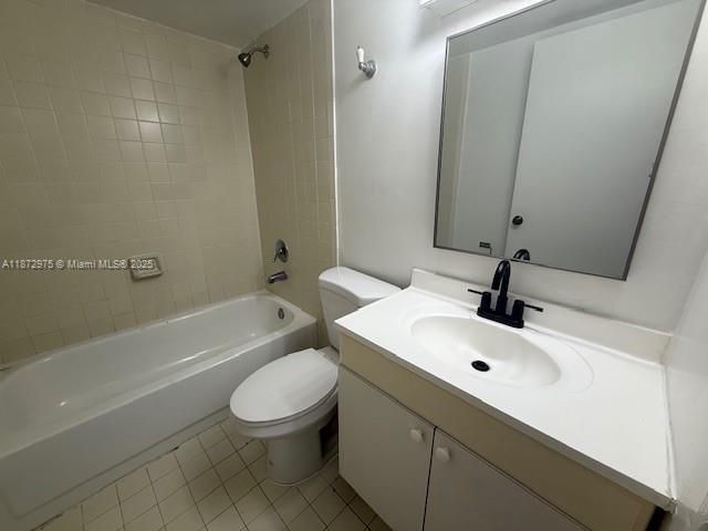 合同活跃: $1,650 (1 贝兹, 1 浴室, 634 平方英尺)