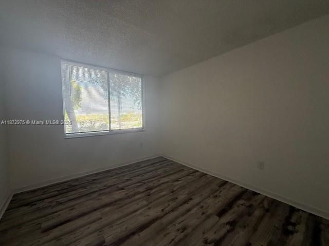 合同活跃: $1,650 (1 贝兹, 1 浴室, 634 平方英尺)