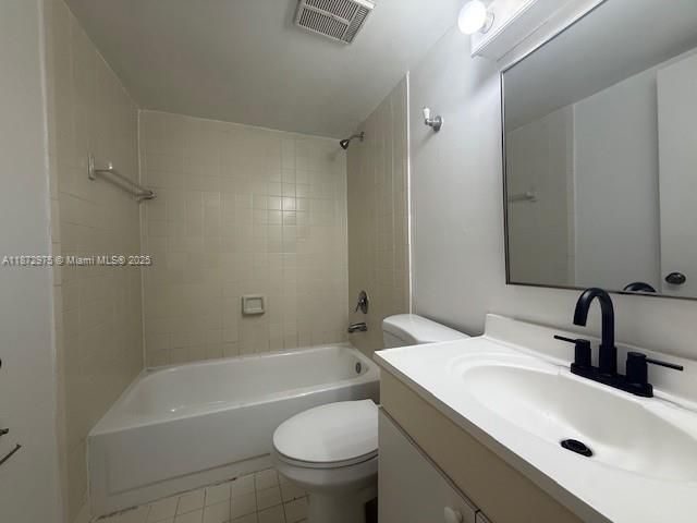 合同活跃: $1,650 (1 贝兹, 1 浴室, 634 平方英尺)