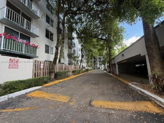 合同活跃: $1,650 (1 贝兹, 1 浴室, 634 平方英尺)