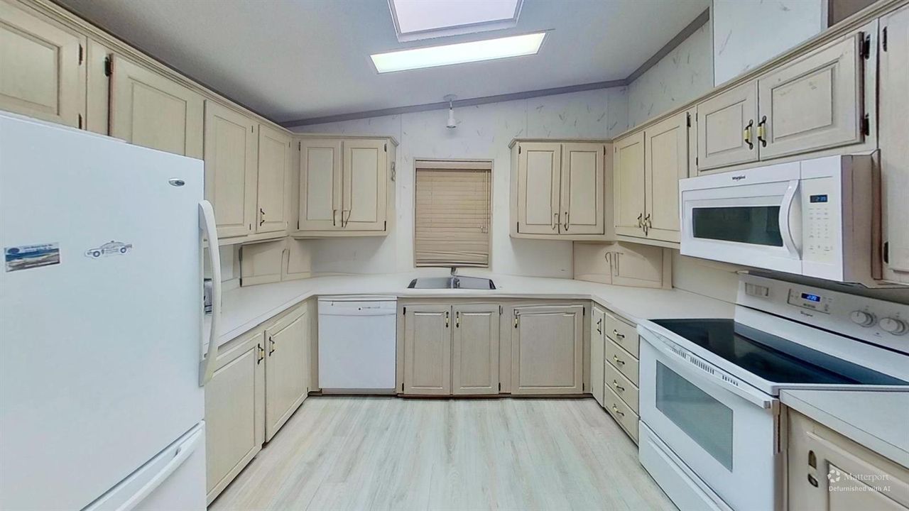 207-N-Heron-Dr-Kitchen-Defurnished