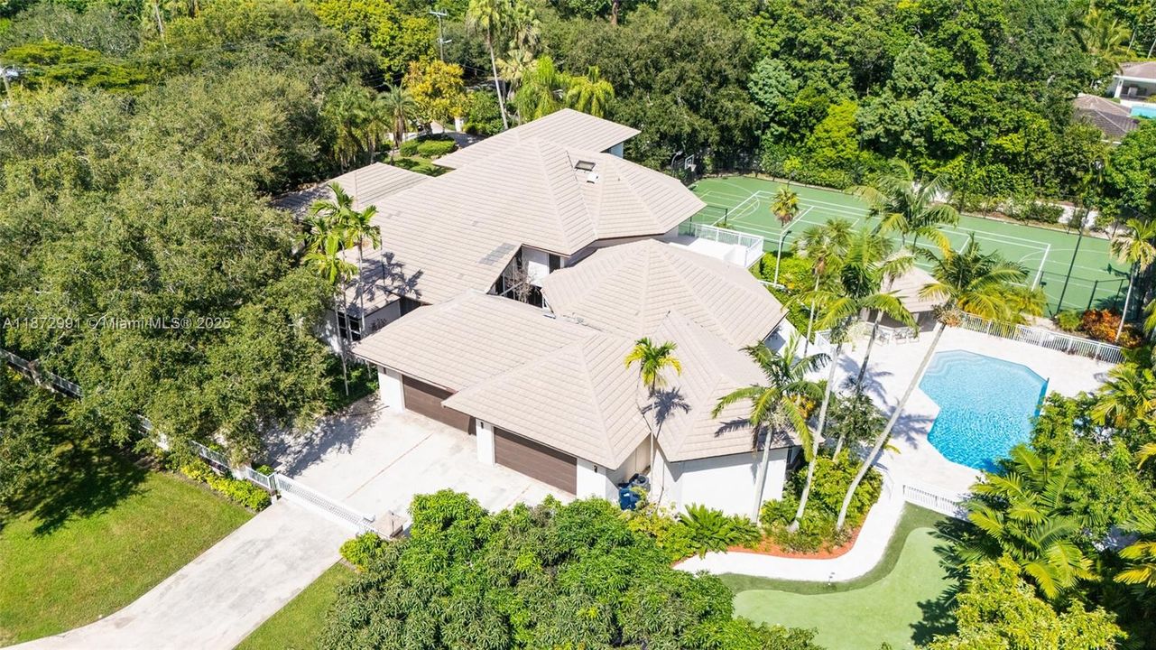 出租: $28,500 (7 贝兹, 6 浴室, 7146 平方英尺)