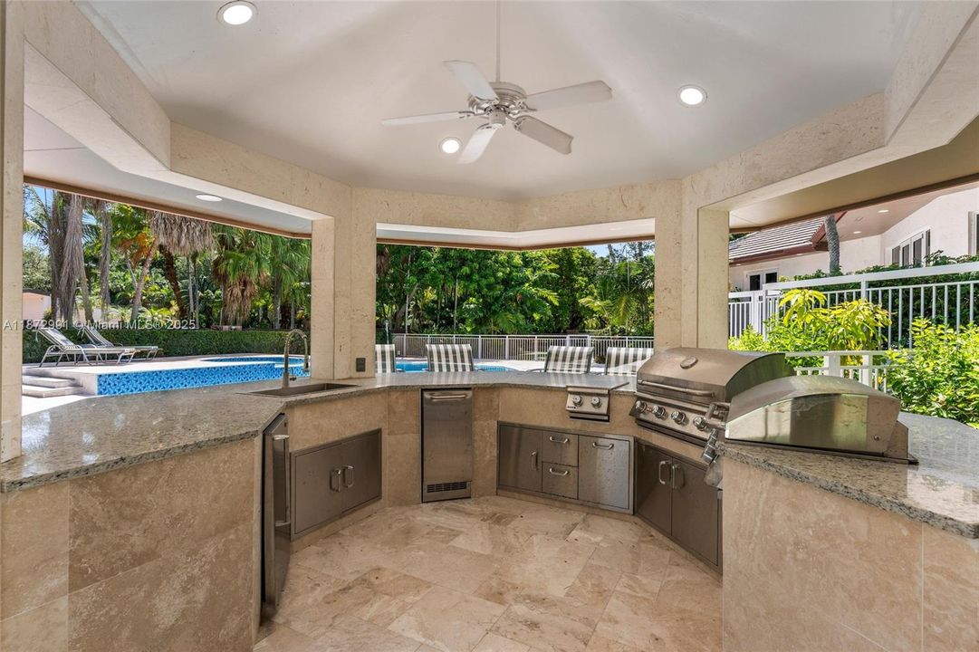 出租: $28,500 (7 贝兹, 6 浴室, 7146 平方英尺)