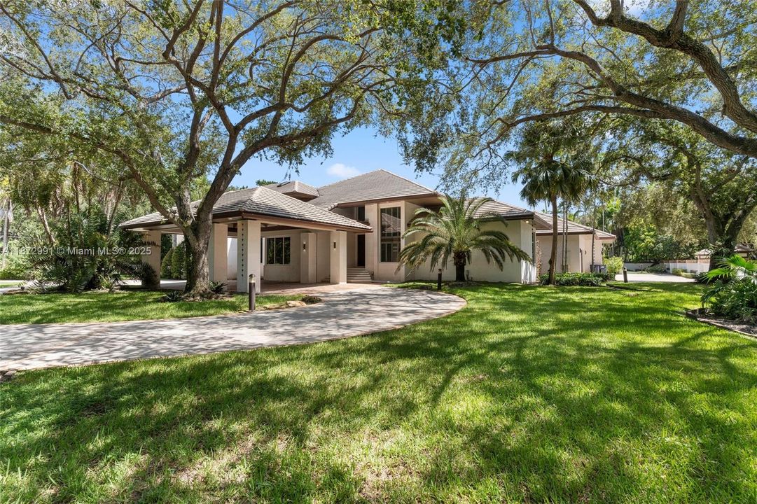 出租: $28,500 (7 贝兹, 6 浴室, 7146 平方英尺)