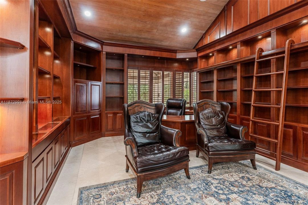 出租: $28,500 (7 贝兹, 6 浴室, 7146 平方英尺)