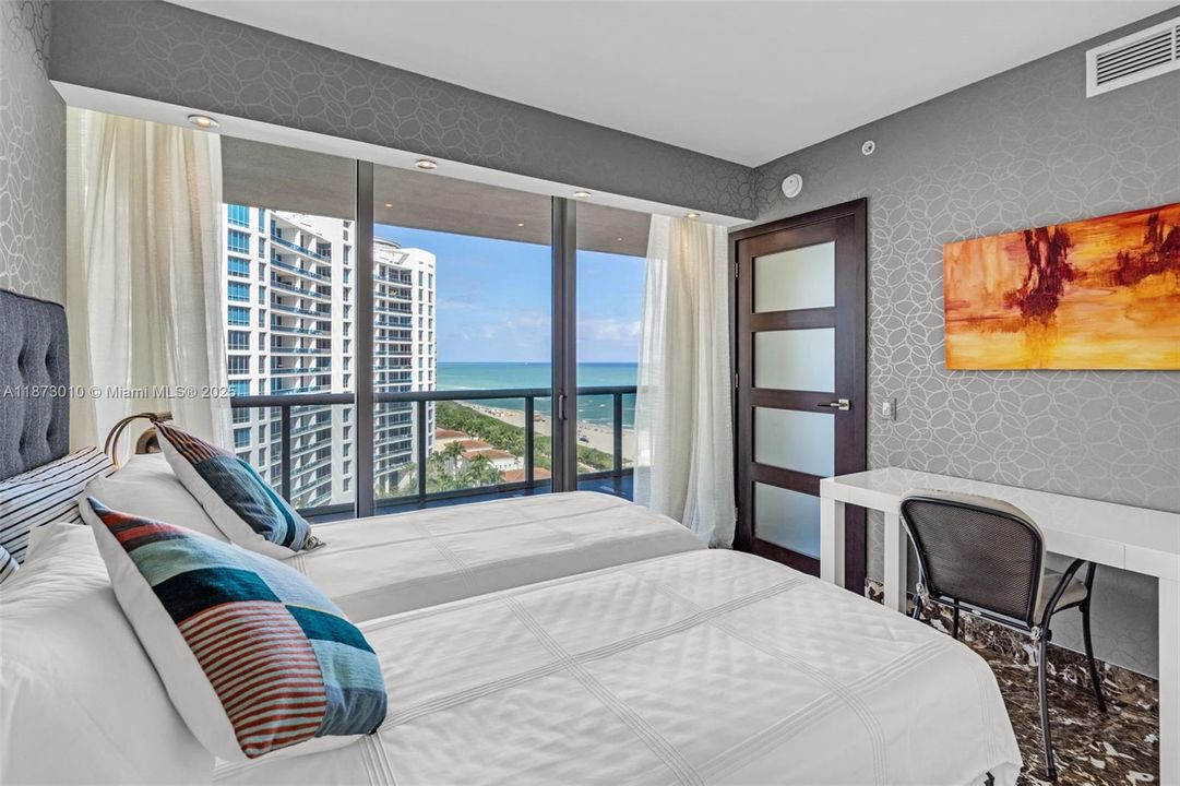 待售: $2,000,000 (2 贝兹, 2 浴室, 1094 平方英尺)