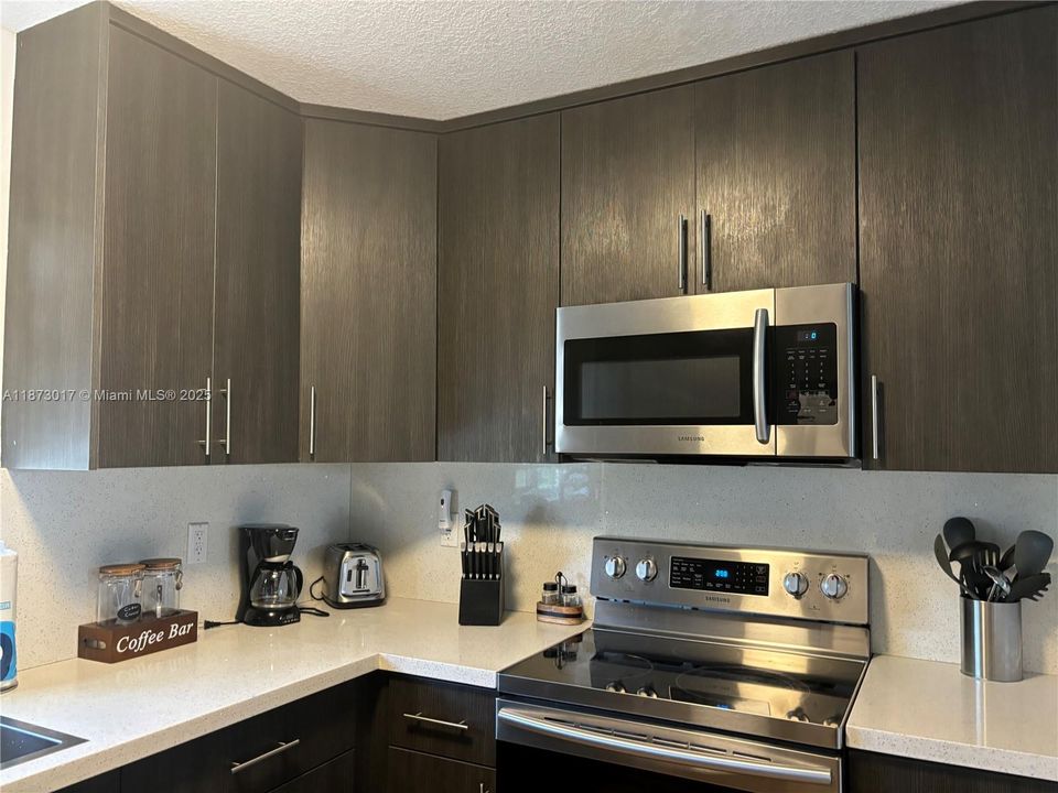 最近租的: $3,500 (2 贝兹, 1 浴室, 840 平方英尺)