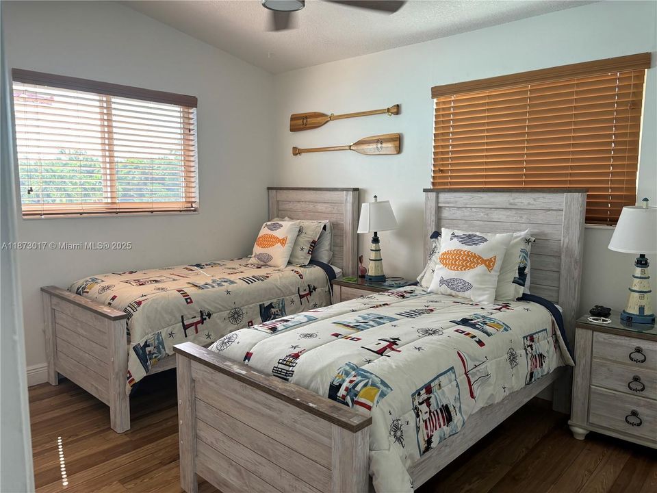 最近租的: $3,500 (2 贝兹, 1 浴室, 840 平方英尺)