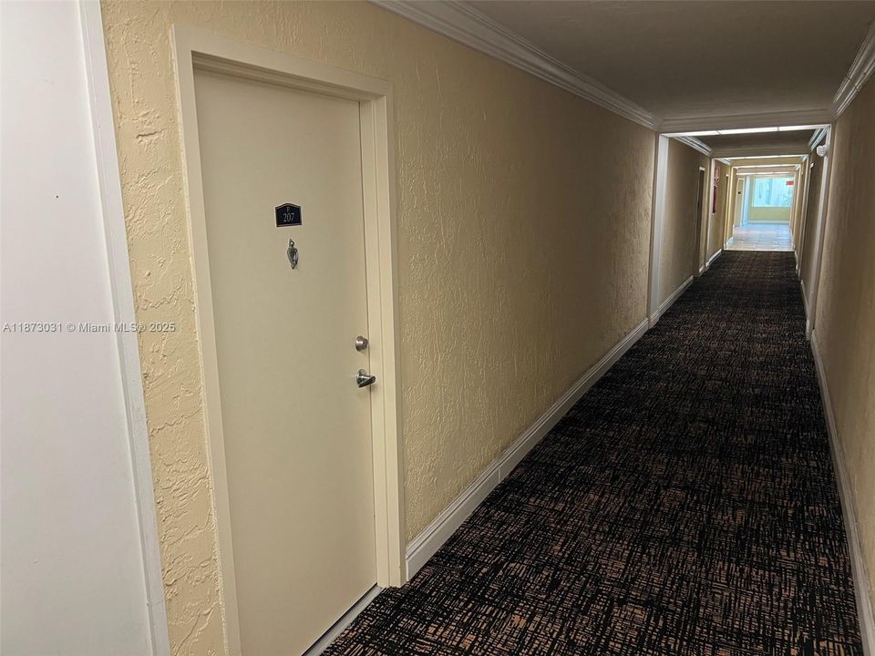 Activo con contrato: $2,250 (2 camas, 1 baños, 1077 Pies cuadrados)