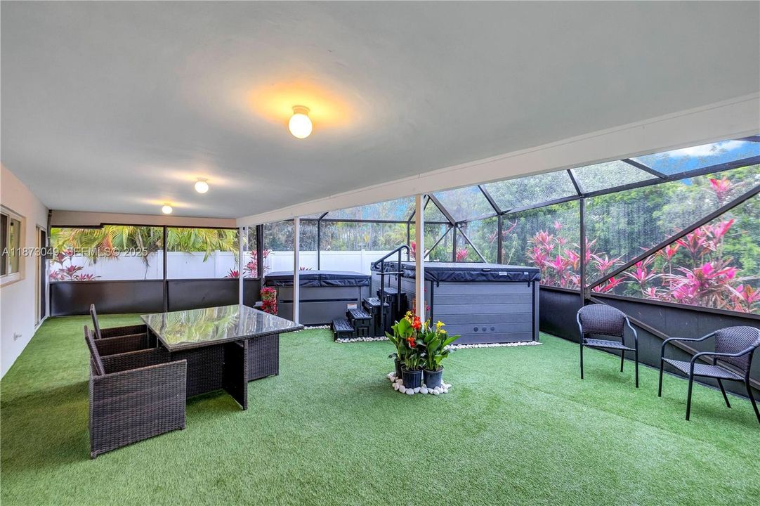 En Venta: $1,149,995 (6 camas, 4 baños, 3424 Pies cuadrados)