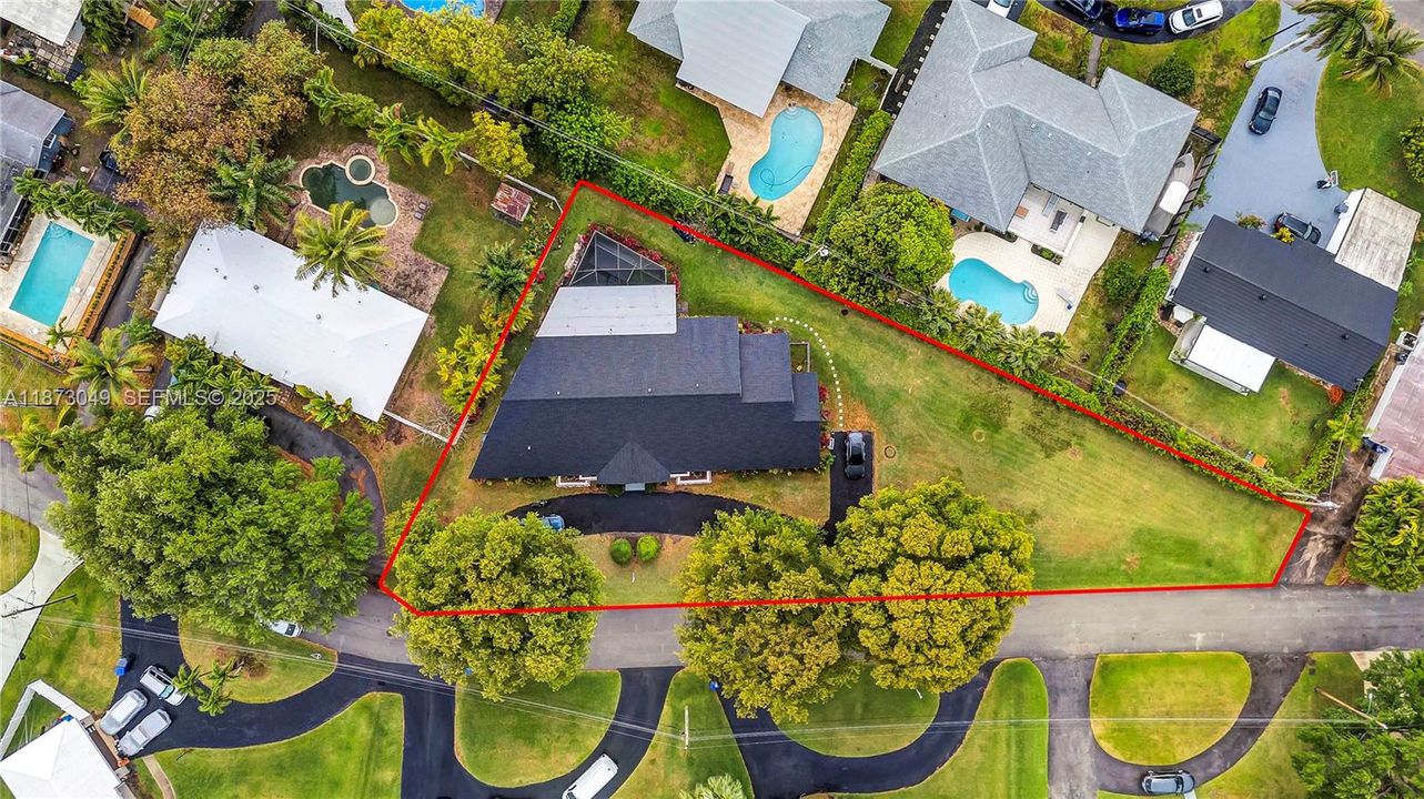 На продажу: $1,149,995 (6 спален, 4 ванн, 3424 Квадратных фут)