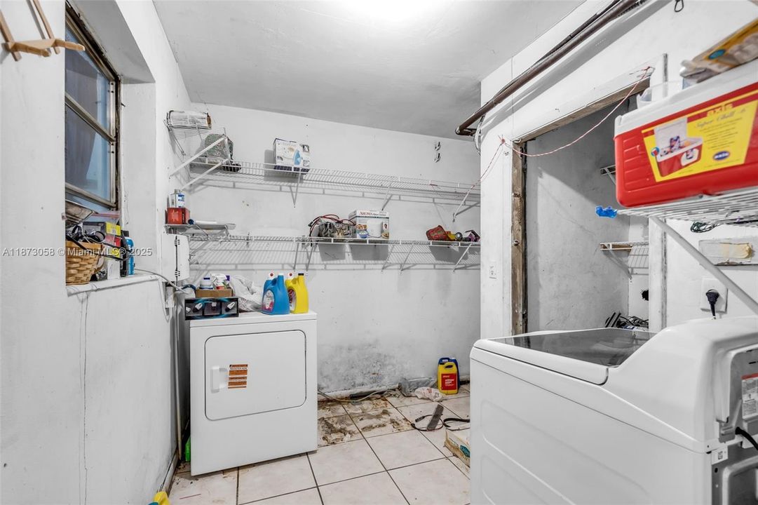 合同活跃: $419,900 (3 贝兹, 2 浴室, 2031 平方英尺)