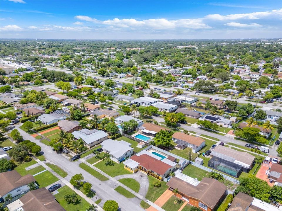 合同活跃: $419,900 (3 贝兹, 2 浴室, 2031 平方英尺)