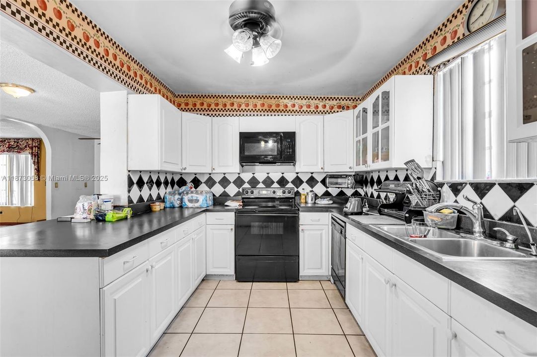 合同活跃: $419,900 (3 贝兹, 2 浴室, 2031 平方英尺)