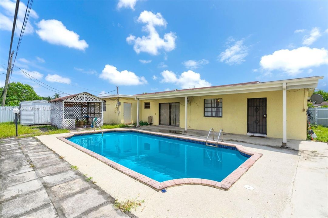 合同活跃: $419,900 (3 贝兹, 2 浴室, 2031 平方英尺)