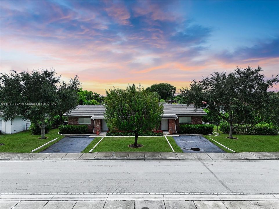 Active With Contract: $769,900 (0 beds, 0 baths, 2296 Square Feet)