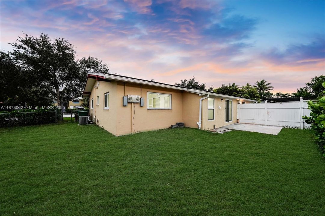 Active With Contract: $769,900 (0 beds, 0 baths, 2296 Square Feet)