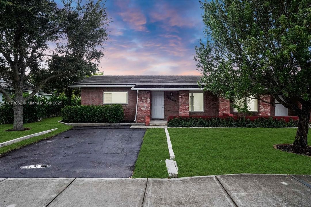 Active With Contract: $769,900 (0 beds, 0 baths, 2296 Square Feet)